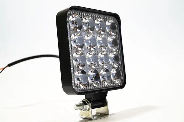 ФАРА LED КВАДРАТНАЯ 48W 6000K (16 ДИОДОВ) (8.5СМ Х 8.5СМ Х 1.5СМ) MINI 4080 фото
